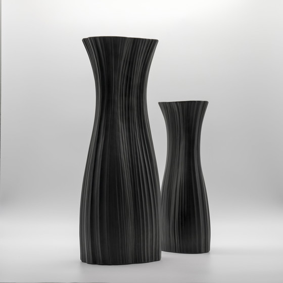 Image 1 of Martin Freyer Rosenthal Plissee Bisque Porcelaine Noire 37 cm + 27 cm Vase Duo