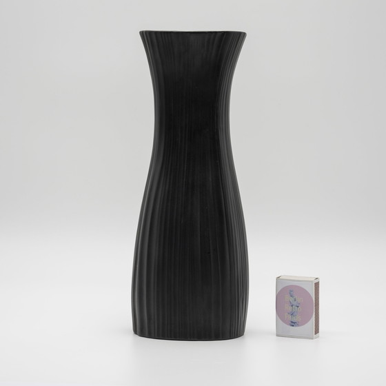 Image 1 of Martin Freyer Rosenthal Plissee Bisque Porcelaine Noire 37 cm + 27 cm Vase Duo