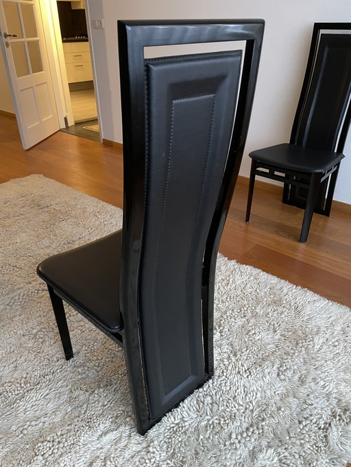 6 Black Leather Dining Chairs In Lacquer Wooden Frame