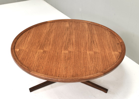 Image 1 of Martin Visser Table basse ronde pour 'T SPECTRUM, Pays-Bas - 1965