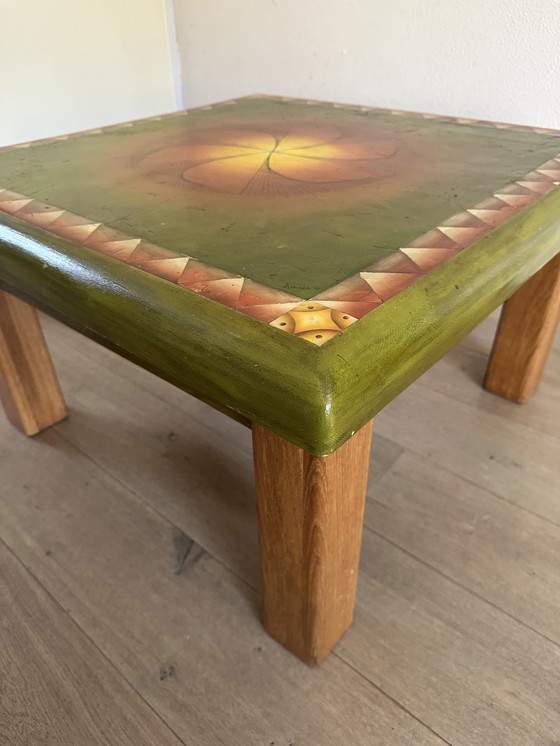 Image 1 of Mesa de centro con tablero con ilustraciones