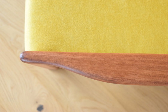 Image 1 of Divano scandinavo a due posti, giallo