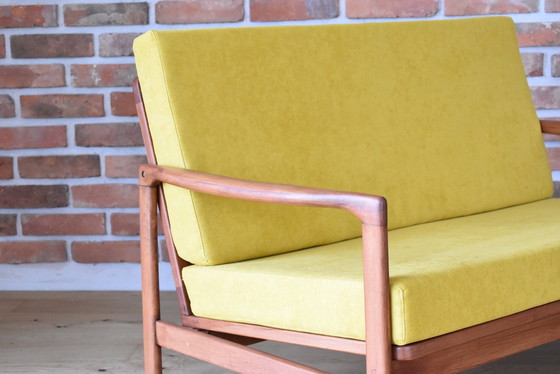 Image 1 of Divano scandinavo a due posti, giallo