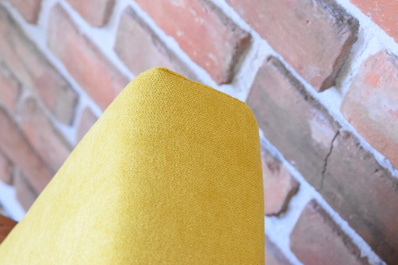 Image 1 of Divano scandinavo a due posti, giallo