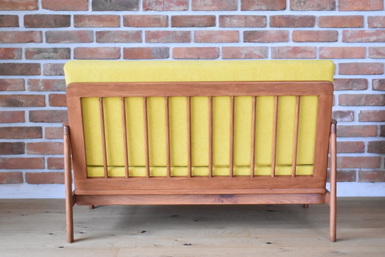 Image 1 of Divano scandinavo a due posti, giallo