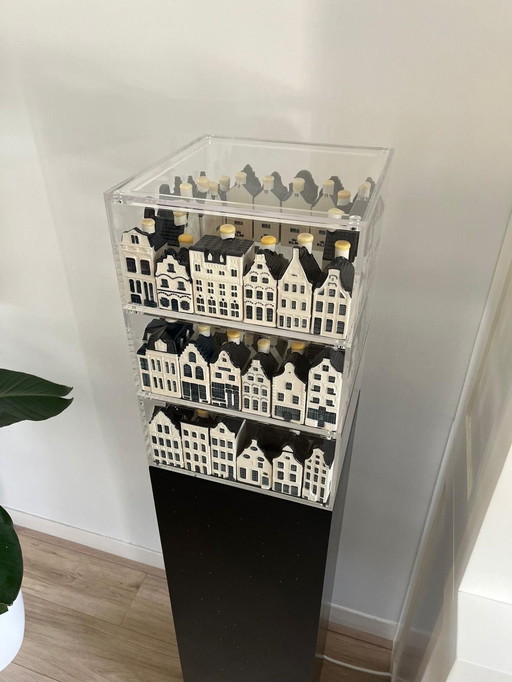 Luxury Display Case "The Cube" 100% Acrylic