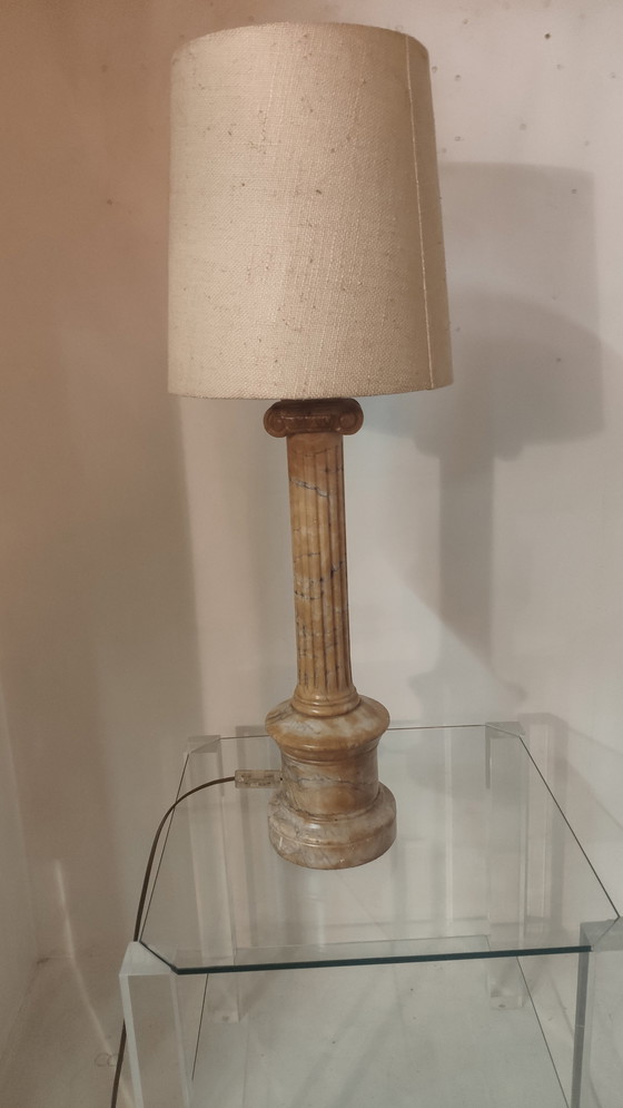 Image 1 of Lámpara de mesa de estilo griego 