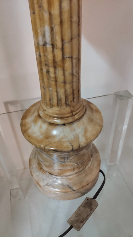 Image 1 of Lámpara de mesa de estilo griego 