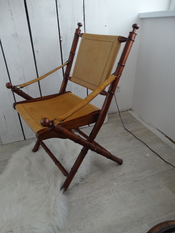 Image 1 of Fauteuil d'officier - bois et cuir - Style campagne militaire