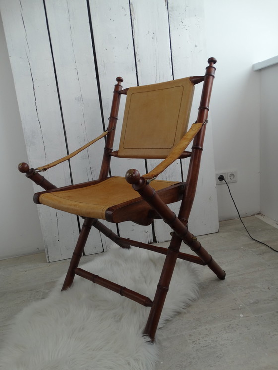 Image 1 of Fauteuil d'officier - bois et cuir - Style campagne militaire