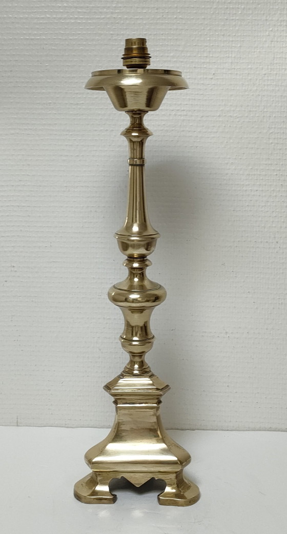 Image 1 of Lampada a treppiede in bronzo dorato, inizio XX secolo, altezza 50 cm
