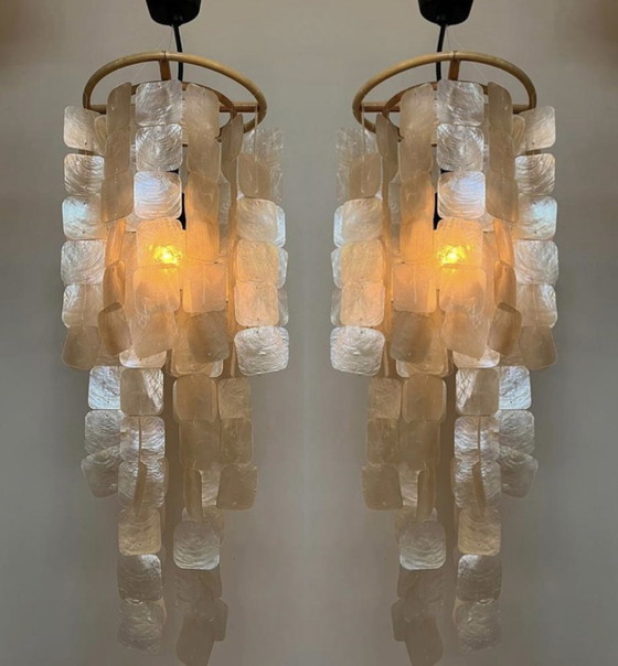 Image 1 of Set de 2 lampes suspendues en perle opaline lampes en coquillage capiz