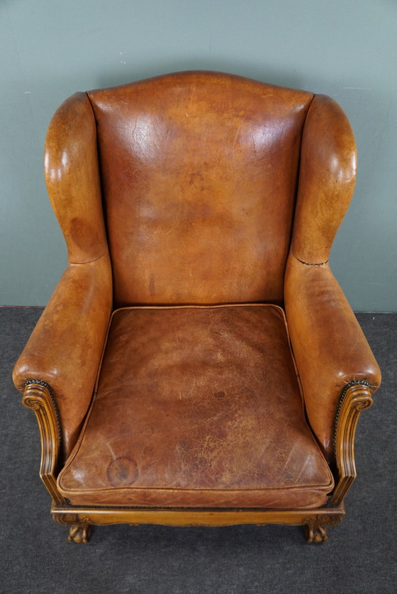 Image 1 of Fauteuil à oreilles en peau de mouton