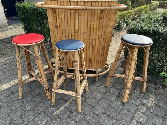 Image 1 of Tiki outdoor bar + 3 bar stools