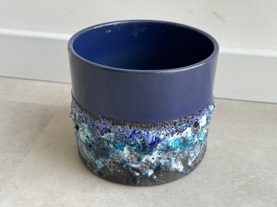 Image 1 of 1X Marei Flower Pot With Fat Lava Glaze - Capri