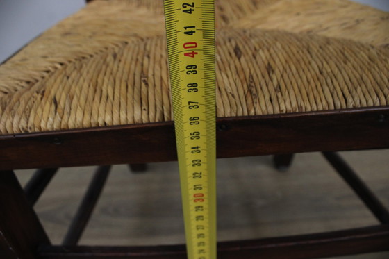 Image 1 of Silla de oración antigua con asiento de mimbre 