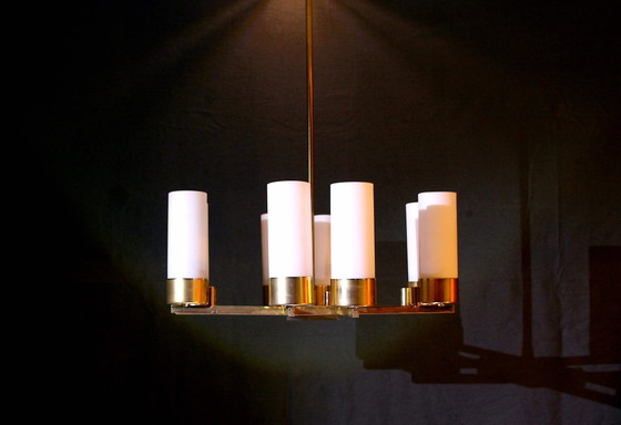 Image 1 of Lustre Moderniste, En Laiton Et Opalines, France Milieu De Siècle - 8 Feux