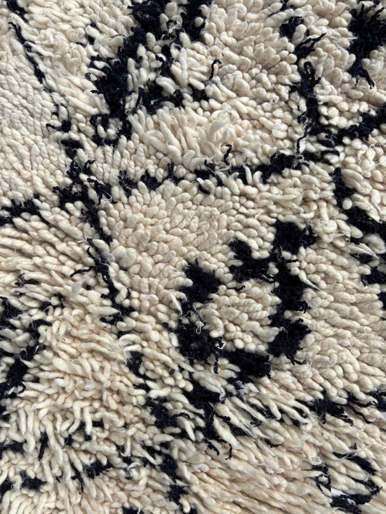 Image 1 of Tapis de laine marocain boho berbère vintage