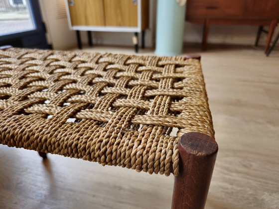 Image 1 of Sgabello poggiapiedi vintage in corda di carta