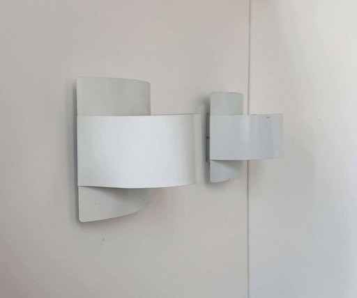 2 applique in metallo laccato bianco di Peter Celsing - Svezia 1960