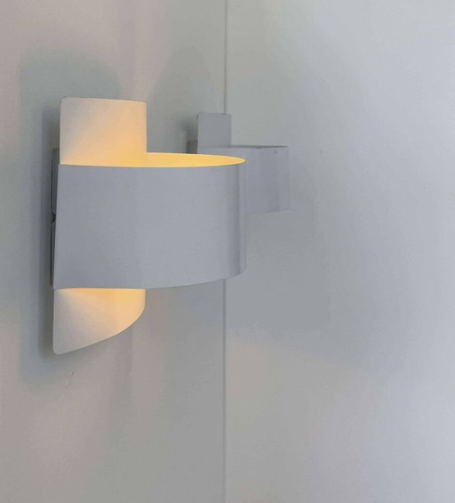 2 applique in metallo laccato bianco di Peter Celsing - Svezia 1960