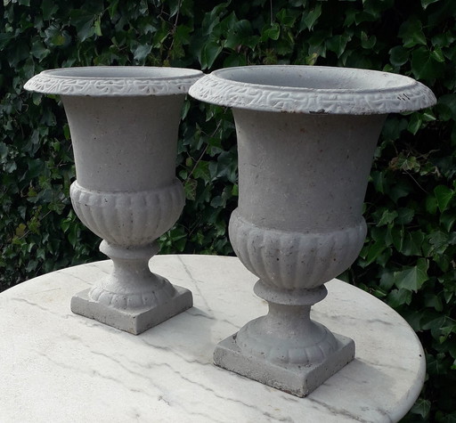 2 vases brocante en fonte de 32 cm de haut