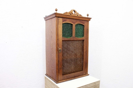 Image 1 of Vintage showcase