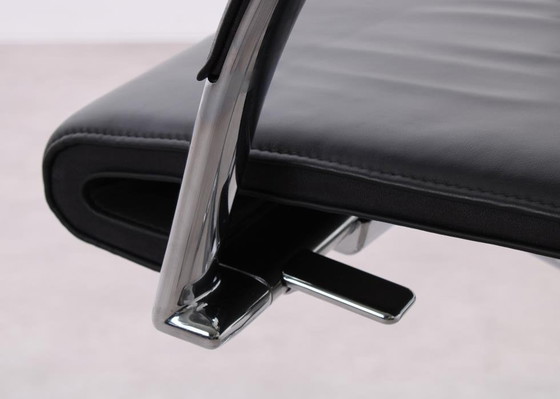 Image 1 of Ahrend 350 Mobile Chair