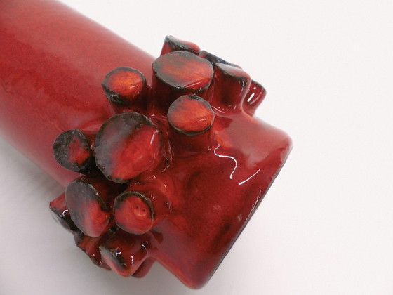 Image 1 of Red Ceralux vase Hans Welling - Ceramano 1960