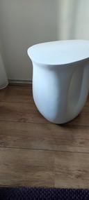 Mesa auxiliar de diseño moderno