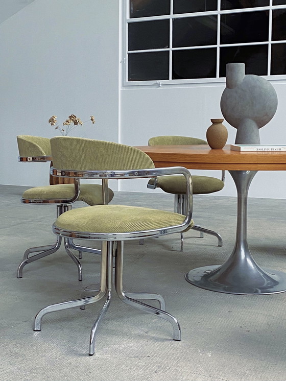 Image 1 of 6 sedie girevoli in velluto a coste cromato italiane degli anni '70, verde oliva e salvia