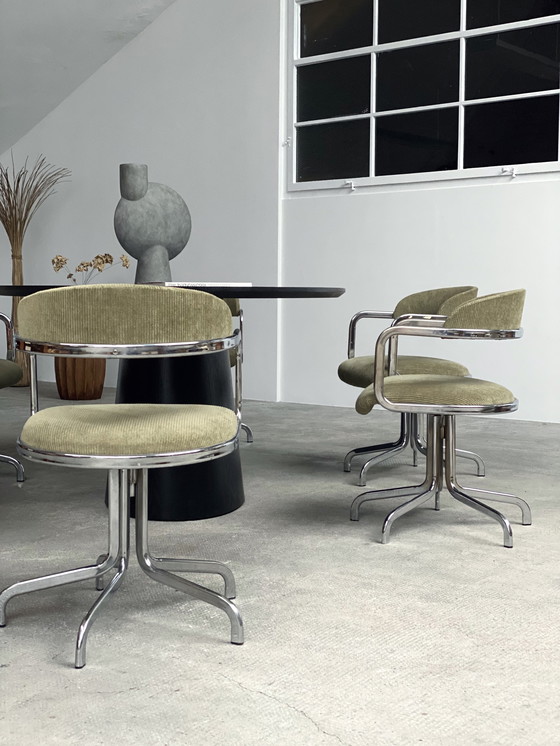 Image 1 of 6 sedie girevoli in velluto a coste cromato italiane degli anni '70, verde oliva e salvia