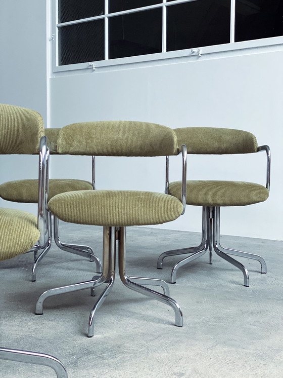 Image 1 of 6 sedie girevoli in velluto a coste cromato italiane degli anni '70, verde oliva e salvia