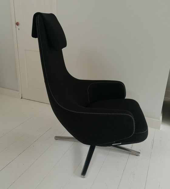 Image 1 of Vitra grand repos design chair