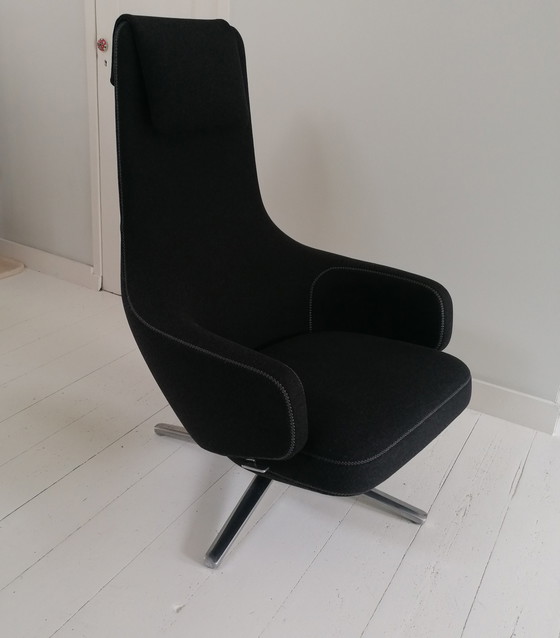 Image 1 of Vitra grand repos design chair