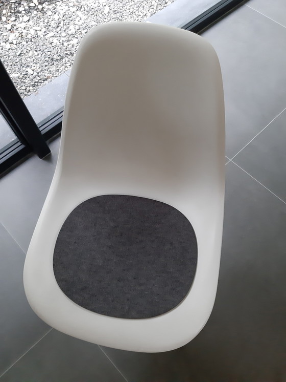 Image 1 of 4x white Vitra DSR chairs