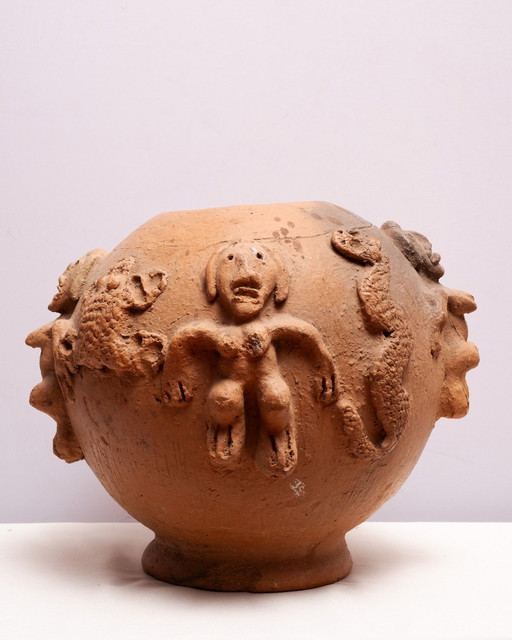 Olokun Pot Benin