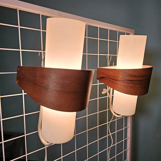 Image 1 of Pair of vintage Nx40 wall lamps in wood, opal glass and lacquered metal by Louis Kalff for Philips, 1950