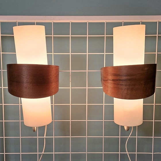 Image 1 of Pair of vintage Nx40 wall lamps in wood, opal glass and lacquered metal by Louis Kalff for Philips, 1950