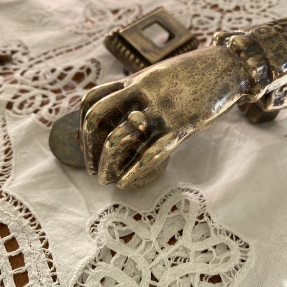 Image 1 of Martello con anello a mano e batacchio antico in bronzo