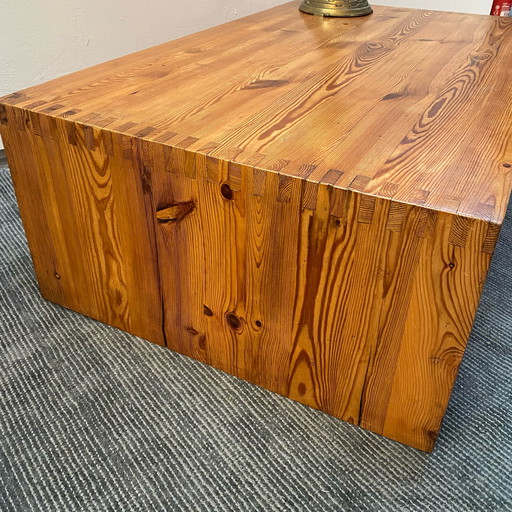 Ate van Apeldoorn coffee table