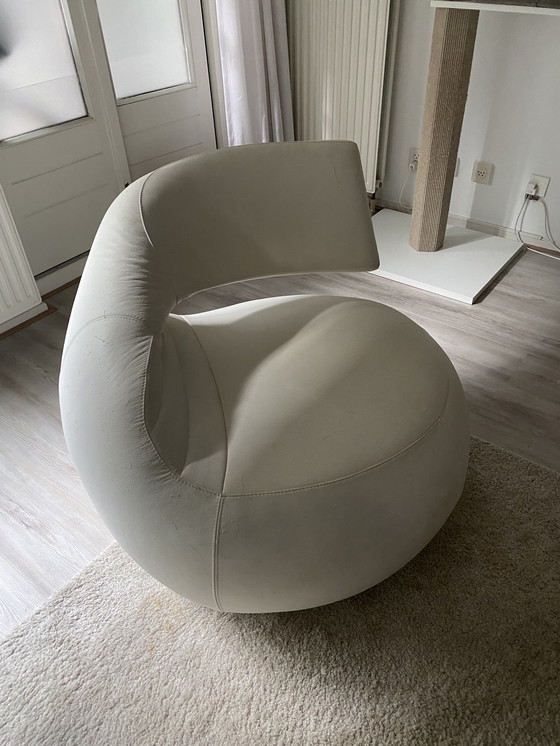 Image 1 of Leolux Gisa swivel chair