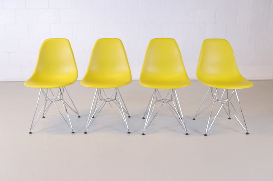 Image 1 of 4x Vitra Eames Plastic DSR groen/geel