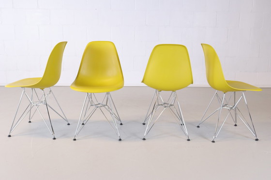 Image 1 of 4x Vitra Eames Plastic DSR groen/geel