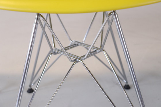 Image 1 of 4x Vitra Eames Plastic DSR groen/geel