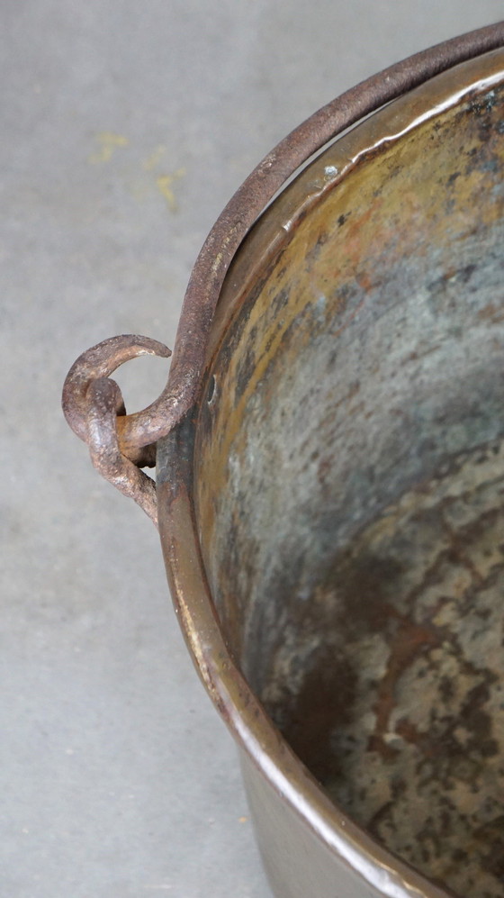 Image 1 of Large Copper Kettle/Hair Tray With Handle