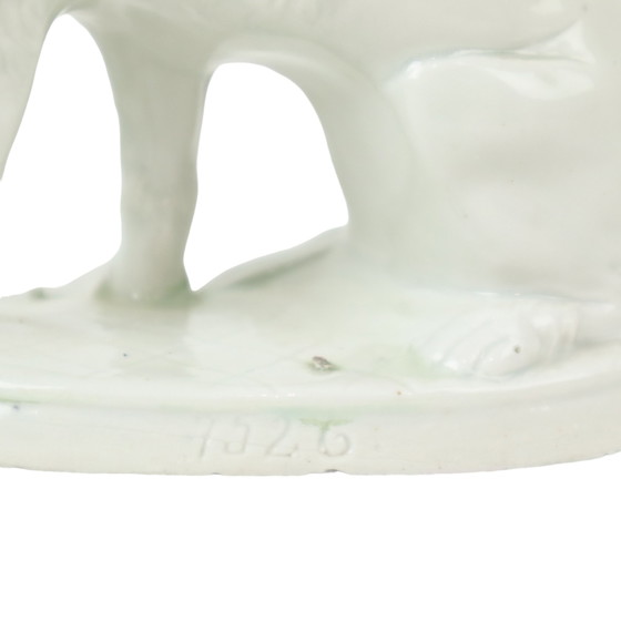 Image 1 of Paire de chiens anciens en porcelaine Art Nouveau