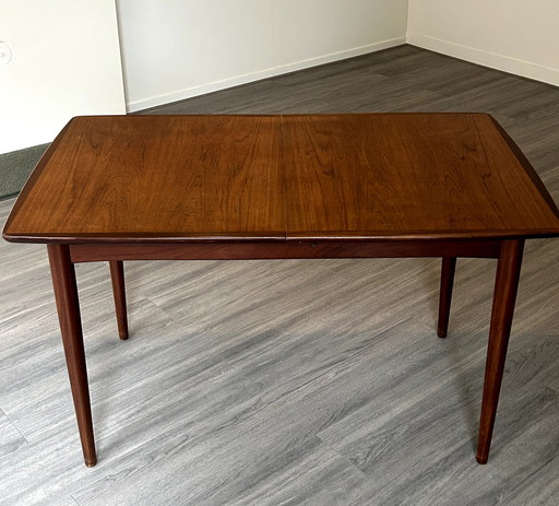 Louis van Teeffelen dining table