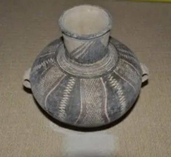 Image 1 of Neolithic Pottery Jar Banshan Culture ± 2400 Bc