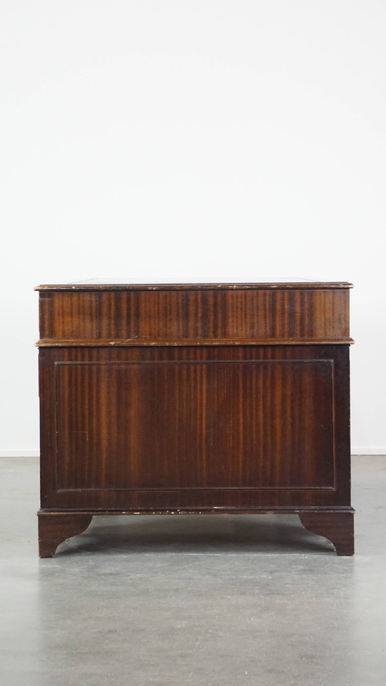 Image 1 of Scrivania Chesterfield con piano in pelle verde